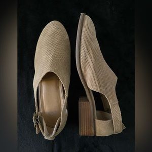 Crown Vintage Charmed Bootie, Tan, Size 8.5